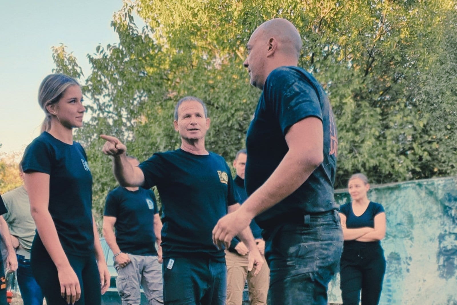 Cum putem ajuta alte persoane aflate în pericol, folosind Krav Maga